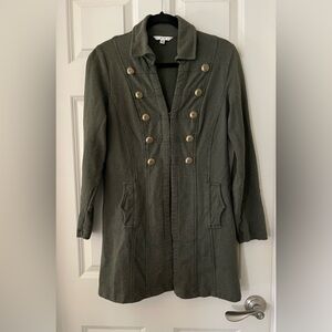 Women’s Cabi olive 100% cotton military jacket brass buttons & 3 hook closure, M